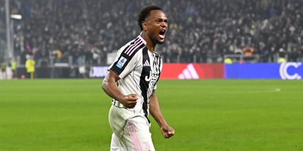 «Σήμερα τα φώτα» για τη Μεγάλη Κυρία