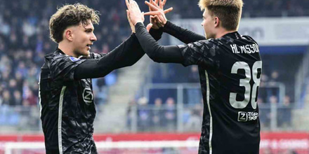 Βοηθά και η παράδοση! ajax fc.jpg