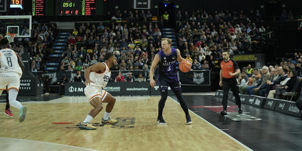 c7eaa29f-cb1c-4849-8002-d7c5f7e87c75_source-aspect-ratio_default_0 1.jpg