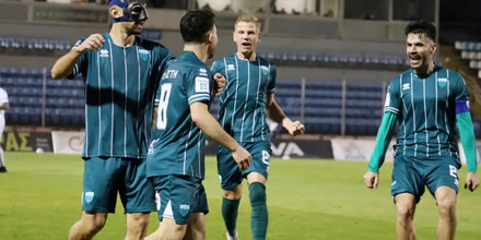 Ξεπερνάει τα... μπλόκα!