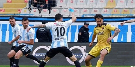 Istanbulspor AS - Erzurumspor.jpg