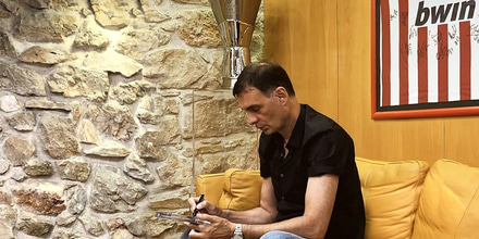 Ο Γιώργος Μπαρτζώκας στα γραφεία της bwin!