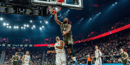 Τριπλασιασμός σε «τελικό»; P90571820-devin-booker-fc-bayern-munich-basketball-real-madrid-euroleage--johannes-ritter-2250px 1.jpg