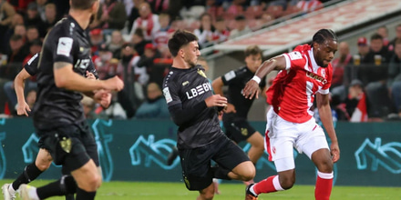 Ψηλά το διπλό της Κότμπους